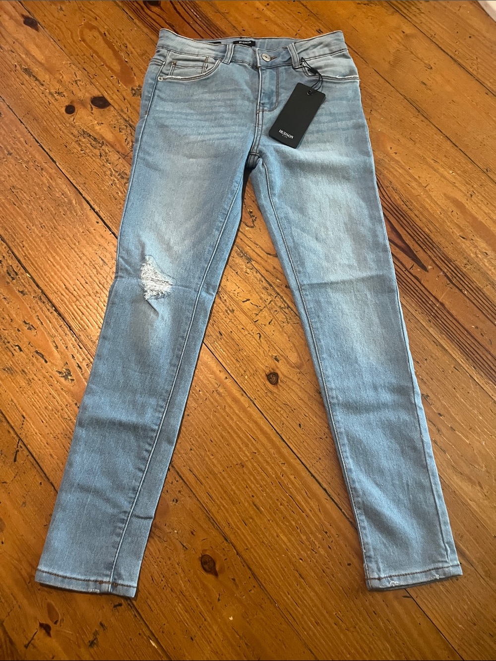 Hudson Jeans Light Wash Skinny with Distressed Knee